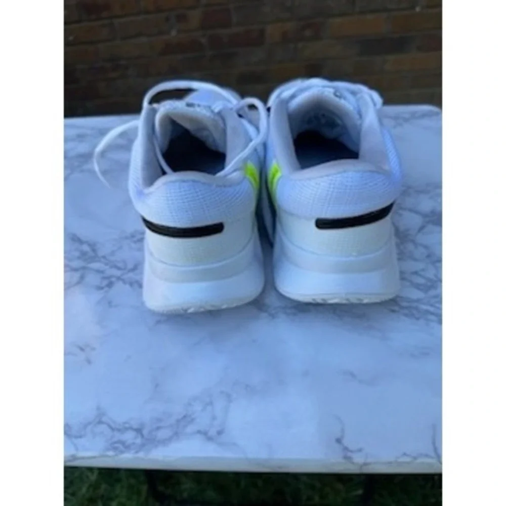 Nike Court Air Zoom‎ Lite Tennis Shoes White Black Womens Size 8 Sneakers